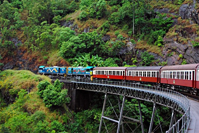 cele mai periculoase căi ferate din lume - Calea ferata Kuranda Scenic