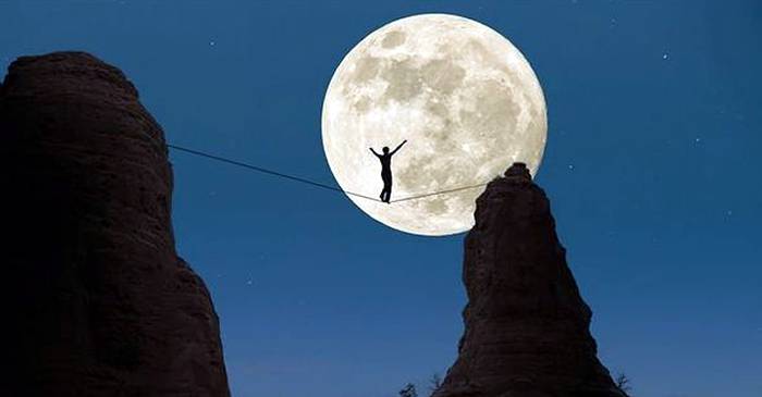 Luna Coincidențe cosmice stranii pe care știința nu le poate explica