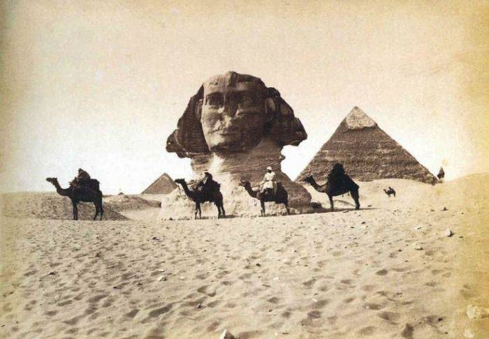 Sfinxul din Egipt - Ingropat in nisip