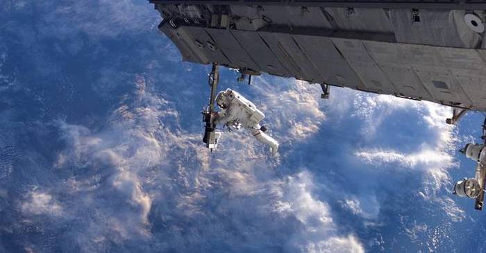 10 fotografii spectaculoase, realizate de specialiștii NASA FEATURED_compressed
