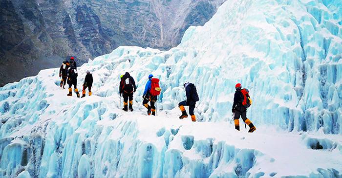 6 curiozități despre vârful Everest, testul suprem al alpiniștilor featured_compressed