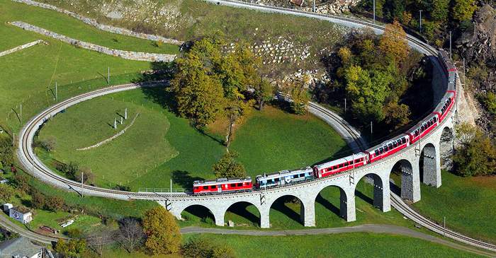 Viaductul feroviar în spirală, o atracție mai puțin cunoscută a Elveției