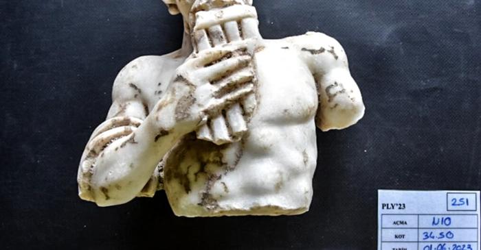 Statuia unui zeu păgân a fost găsită în ruinele unei biserici din Istanbul