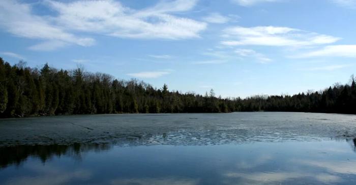 Un lac din Canada marchează momentul în care oamenii au schimbat Pământul pentru totdeauna