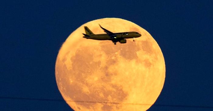 SuperLuna de marți, 1 august, va putea fi observată toată noaptea. Când are loc următoarea și ultima SuperLună din 2023?