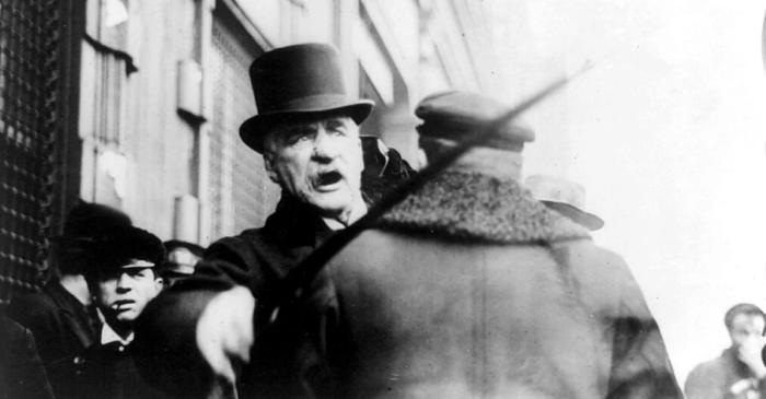 J.P. Morgan, unul dintre cei mai mari bancheri americani. „Atunci când te aștepți ca lucrurile să se întâmple, destul de ciudat, ele chiar se întâmplă”