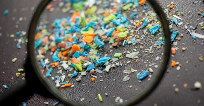 „Nașul microplasticelor” trage un semnal de alarmă: „Nu mai putem continua așa”