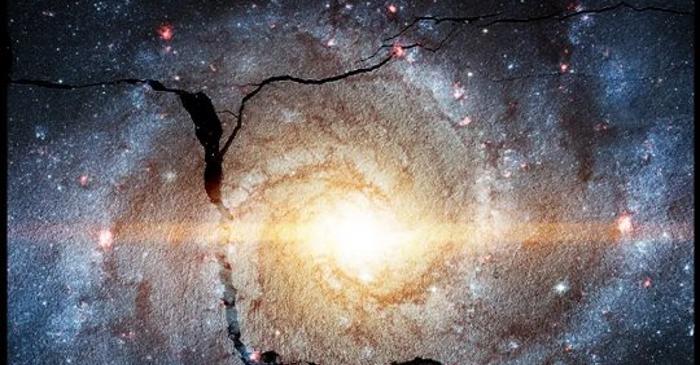 Ascund fisurile din univers secrete cosmice?