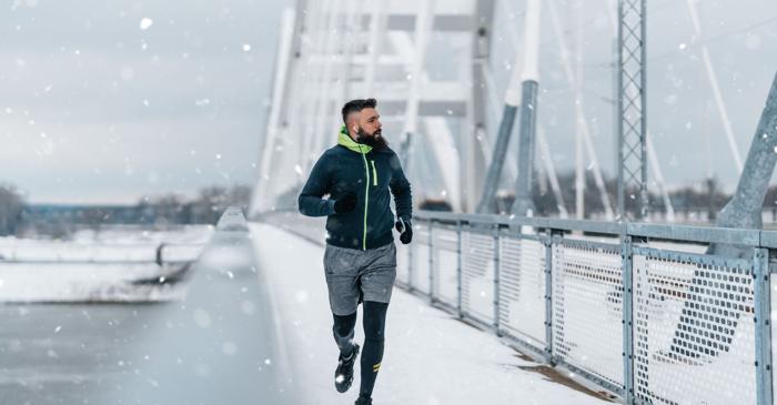 Expunerea zilnică la frig extrem îmbunătățește somnul și starea de spirit la tineri