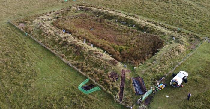 Sala Regelui Arthur din Cornwall, veche de 5.000 de ani, descoperită ca fiind din perioada neolitică