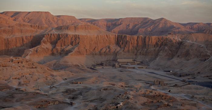 Arheologii au descoperit un mormânt din Regatul Mijlociu în necropola din Luxor