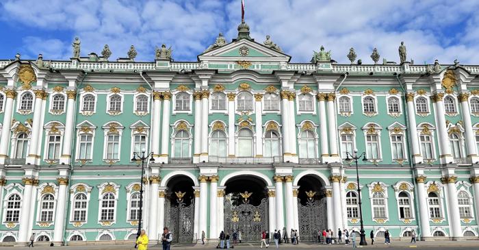 Ermitajul din Sankt Petersburg, casă a trei milioane de opere de artă și a 70 de pisici