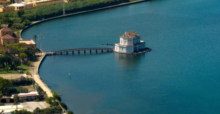 Activitatea vulcanică din Napoli a scos la suprafață o vilă romană luxoasă în Lacul Fusaro