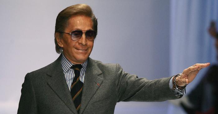 Cum a ajuns „Rosso Valentino" o emblemă a modei globale?