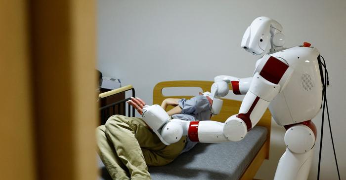 Roboții umanoizi, soluția Japoniei pentru îngrijirea vârstnicilor în plină criză demografică