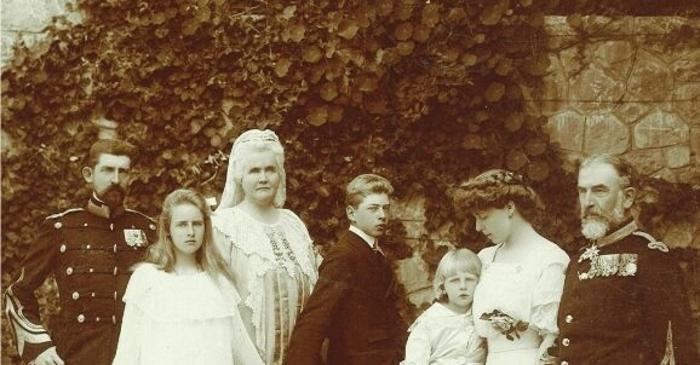 Cum a influențat familia regală istoria modernă a României?