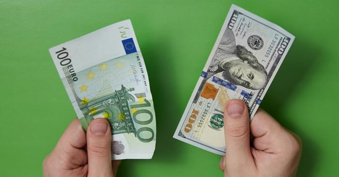 Dolarul american rămâne moneda dominantă la nivel global, reprezentând 61% din rezervele mondiale