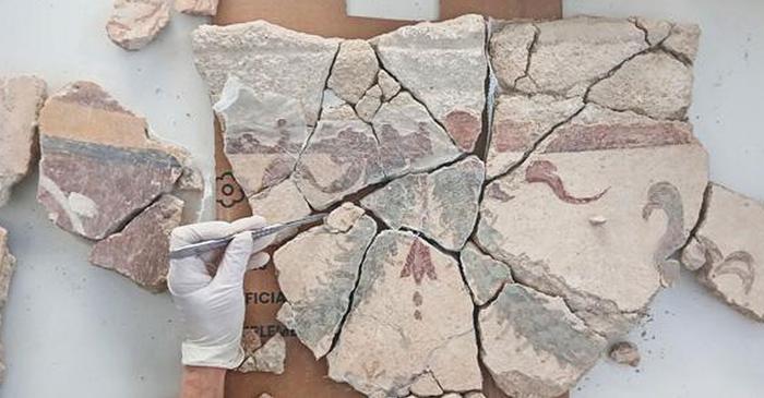 Peste 4.000 de fragmente de picturi murale romane au fost descoperite în vila Barberes Sud din Spania