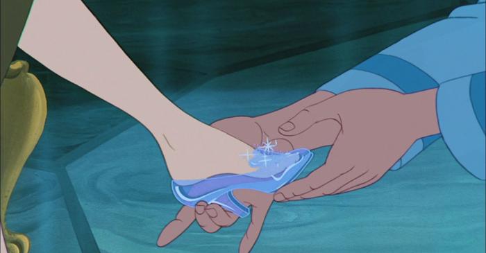 Simbolurile masonice ascunse în filmul „Cenușăreasa" al lui Walt Disney