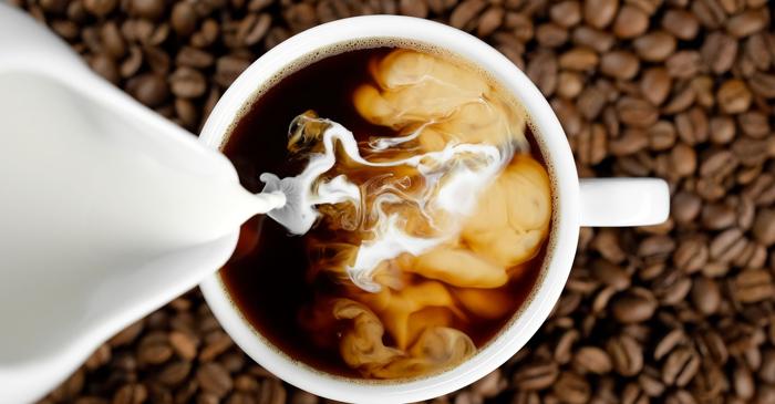 Studiu Harvard: Trei cești de cafea pe zi încetinesc îmbătrânirea la femei