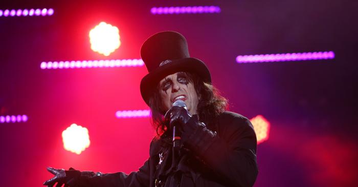 Alice Cooper: De la găina din Toronto la 56 de ani de teatru rock