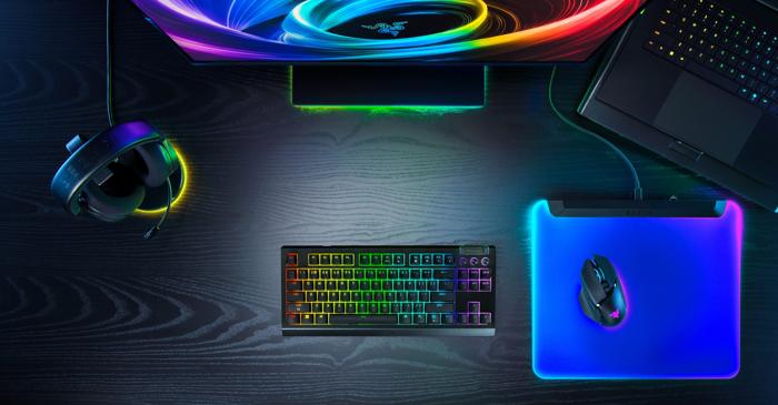 Razer lansează BlackWidow V4 Tenkeyless HyperSpeed, o tastatură wireless complet personalizabilă
