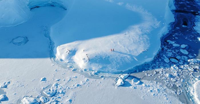 85 de lacuri active necunoscute au fost descoperite sub gheața Antarcticii