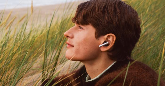 Bang & Olufsen marchează 100 de ani cu noile căști Beo Grace de 1.200 de euro