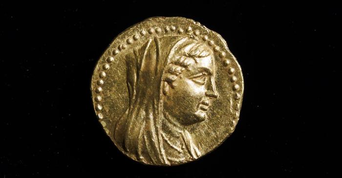 O monedă de aur veche de 2.270 de ani cu regina Berenice II a fost descoperită în Ierusalim