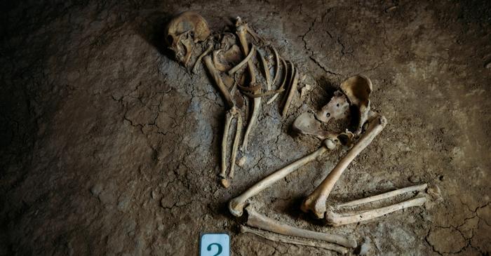 Arheologii au descoperit un cimitir medieval de 1.000 de ani în Polonia, cu arme și bijuterii în morminte creștine