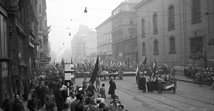 Gheorghe Gheorghiu-Dej s-a oferit să înăbușe revoluția ungară cu armata română