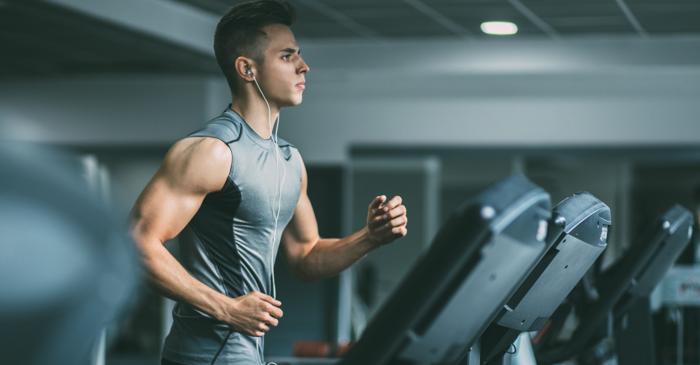Sportul pe stomacul gol nu oferă avantaje suplimentare pentru pierderea în greutate