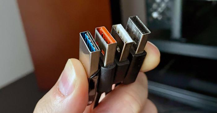 Culorile porturilor USB îți spun viteza de transfer și puterea de încărcare