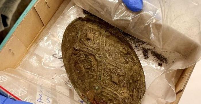 De ce a fost înmormântată o femeie vikingă cu două scoici la gură?