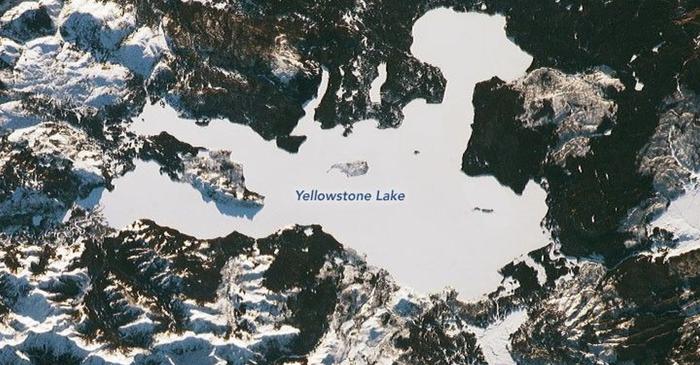 Lacul înghețat Yellowstone ascunde izvoare hidrotermale mai fierbinți decât cele mai cunoscute gheizere