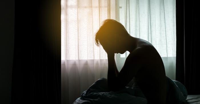 Psihologii explică de ce prezența tăcută alină durerea mai mult decât condoleanțele