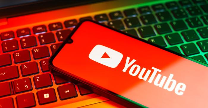 Trei foști angajați PayPal au creat YouTube din cauza unui incident de la Super Bowl și a transformat platforma într-un imperiu de 50 de miliarde de dolari