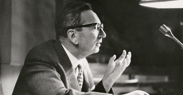 Viktor Frankl, psihiatrul care a găsit în lagărul de la Auschwitz cheia supraviețuirii umane