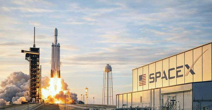 De ce a devenit Luna o prioritate mai mare decât Marte pentru SpaceX?