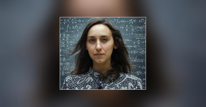 O fiziciană de 31 de ani descoperă un nou efect de memorie gravitațională care completează teoriile lui Einstein