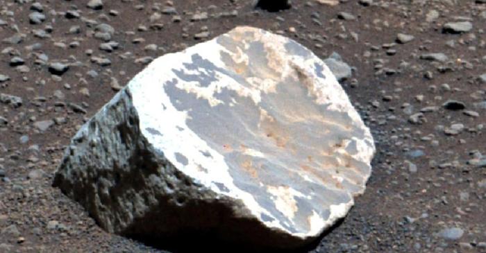 Rocile albe găsite de Perseverance rescriu trecutul climatic al planetei Marte