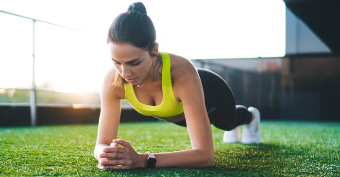 Exercițiile izometrice reduc tensiunea arterială mai eficient decât antrenamentele cardio