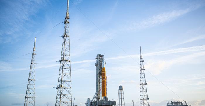 NASA trimite patru astronauți în jurul Lunii, dar o nouă aselenizare mai are de așteptat