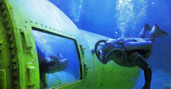 Cum a reușit Cousteau să creeze un cămin subacvatic cu aer condiționat, vin și trabucuri?
