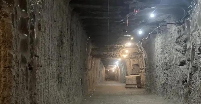 Microbii antici din permafrostul Alaskăi se trezesc și riscă să elibereze cantități colosale de carbon