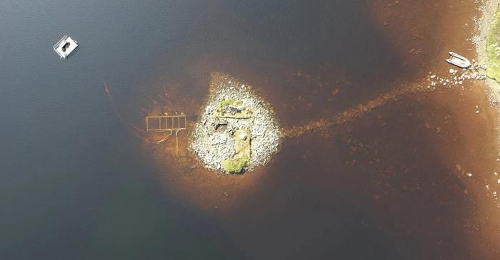 Un crannog scufundat din Scoția este mai vechi decât Stonehenge
