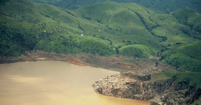 Un lac ucigaș din Camerun a făcut 1.800 de victime într-o singură noapte