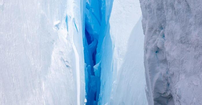 Această structură uriașă în formă de evantai zace ascunsă sub gheața din Antarctica