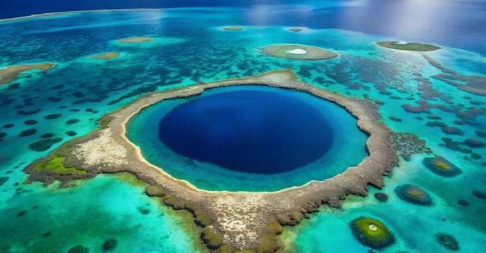 Ce au găsit cercetătorii la capătul unei scufundări de 125 de metri în Belize?